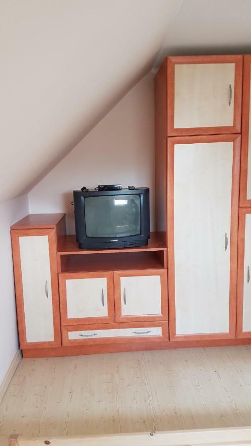 Csalad-Barat Apartman บาลาตอนแลลเล ภายนอก รูปภาพ